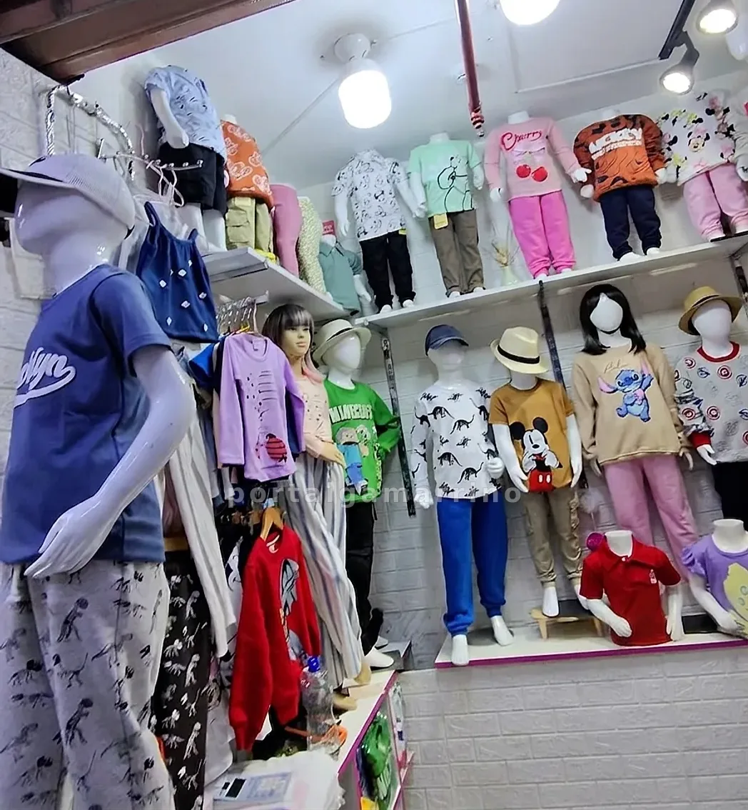Tienda de conjuntos y polos para niños y niñas — Galería La Puerta de Gamarra