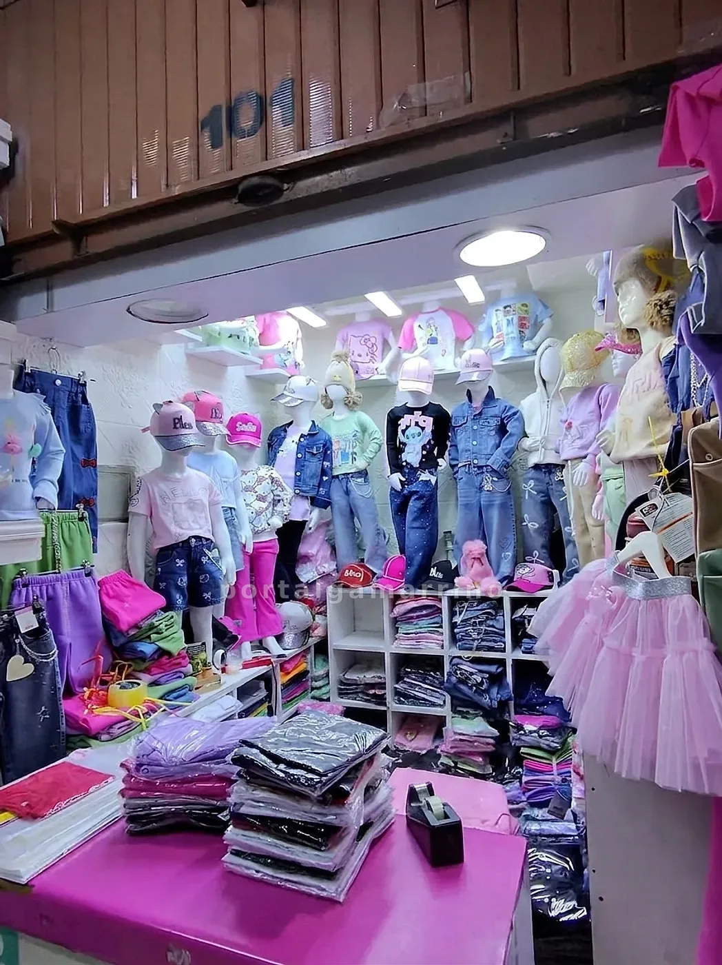 Tienda de ropa para niñas con conjuntos y denim · Ropa Infantil · Ropa para Niñas — foto 2