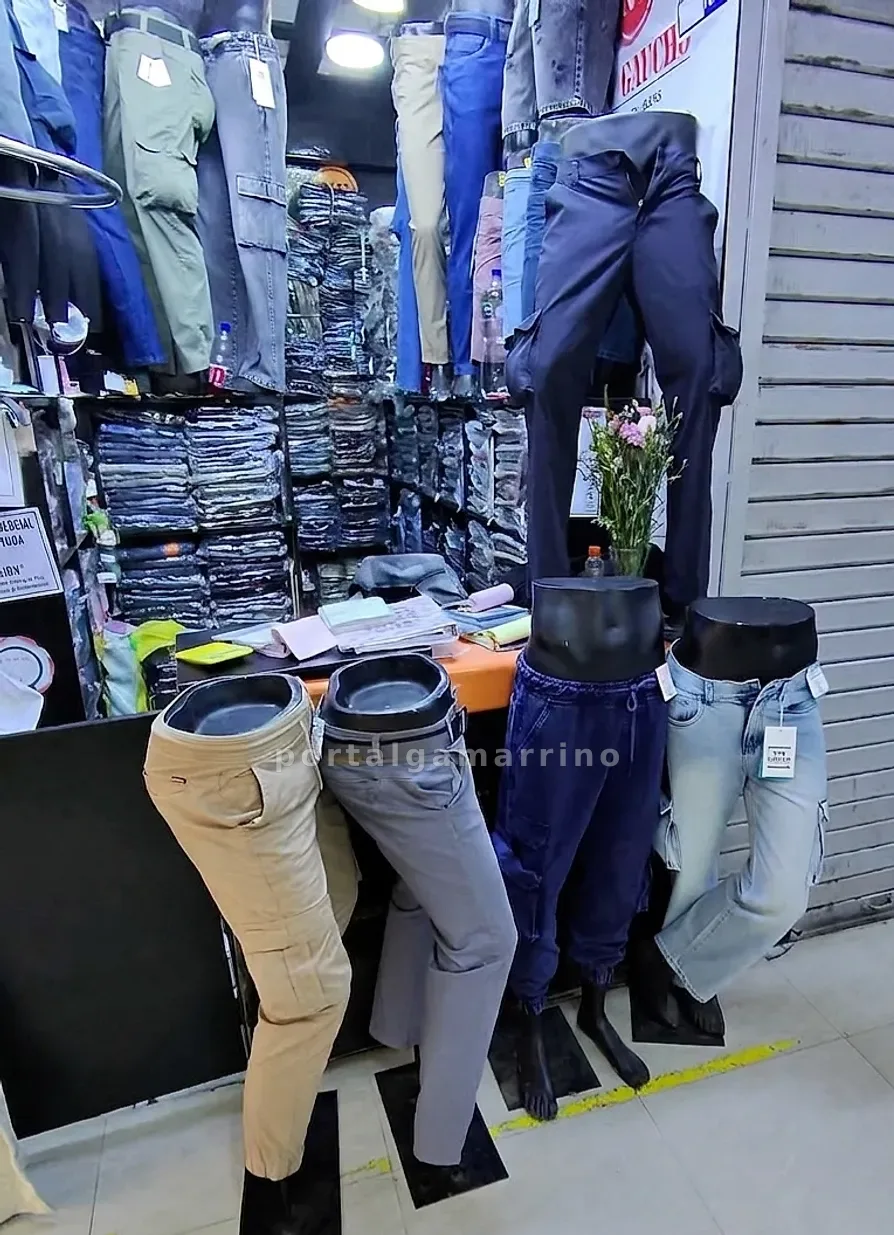 Tienda de jeans y pantalones para hombre — Galería El Mayorista