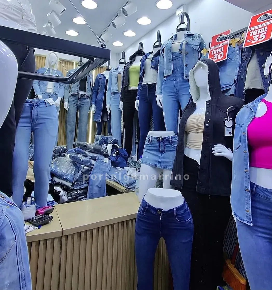 Tienda de jeans y casacas denim para mujer — Galería El Mayorista