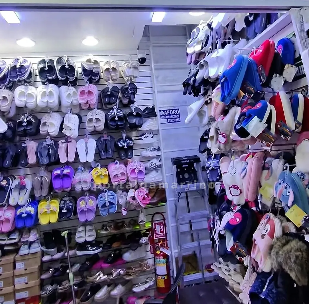 Tienda de calzado para mujer y pantuflas — C.C Gama Moda Plaza