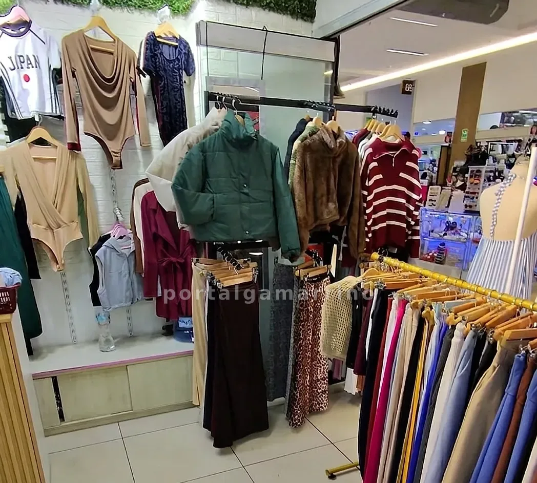 Tienda de ropa casual y abrigos para mujer — C.C Gama Moda Plaza