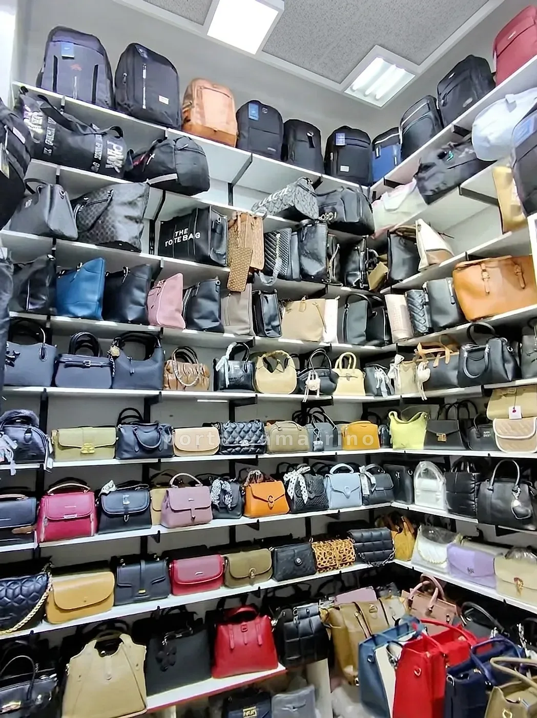 Tienda de carteras, mochilas y bolsos para mujer · Accesorios · Mochilas y Maletas — foto 2