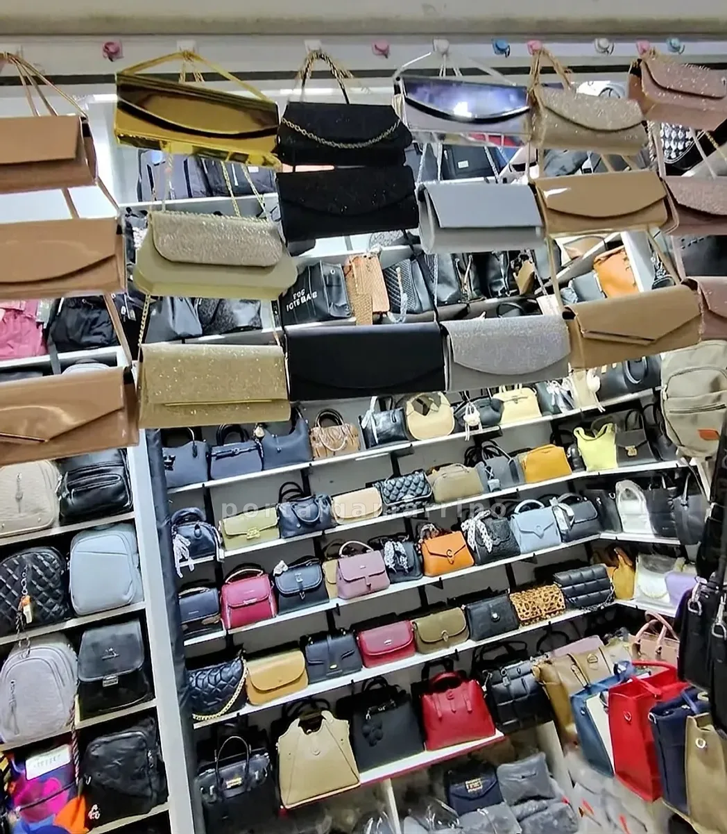 Tienda de carteras, mochilas y bolsos para mujer · Accesorios · Mochilas y Maletas — foto 3