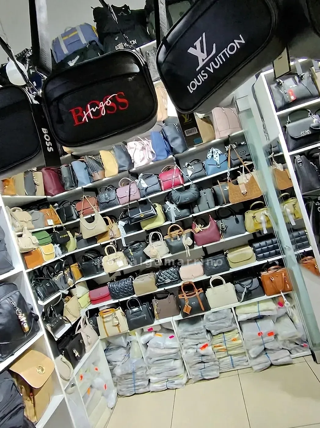 Tienda de carteras y bolsos para mujer · Accesorios · Carteras — foto 3