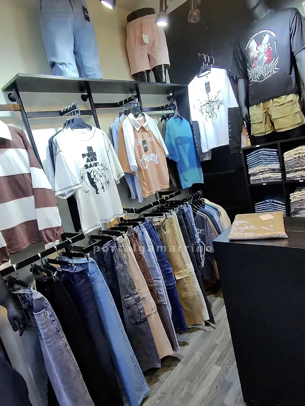 Tienda de ropa urbana para hombre · Ropa y Moda · Ropa para hombre — foto 2