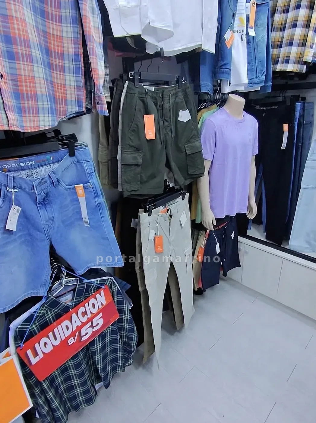 Tienda de ropa casual para hombre con camisas y jeans · Ropa y Moda · Ropa para hombre — foto 3