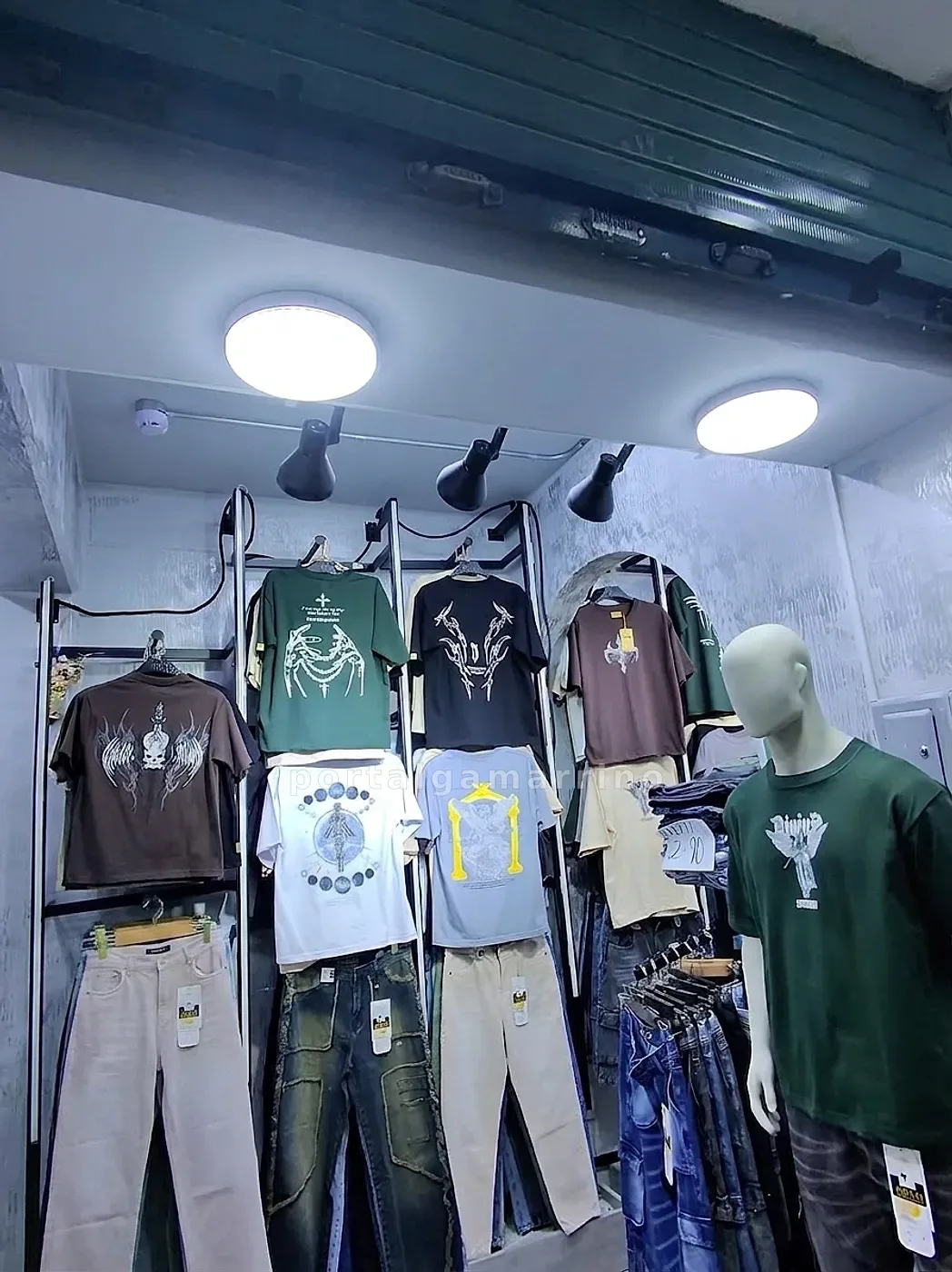Tienda de polos estampados y jeans para hombre · Ropa y Moda · Ropa para hombre — foto 2