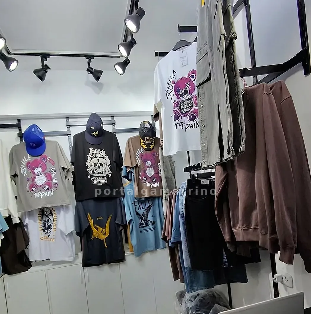 Tienda de polos oversize y ropa urbana · Ropa y Moda · Ropa Casual — foto 1