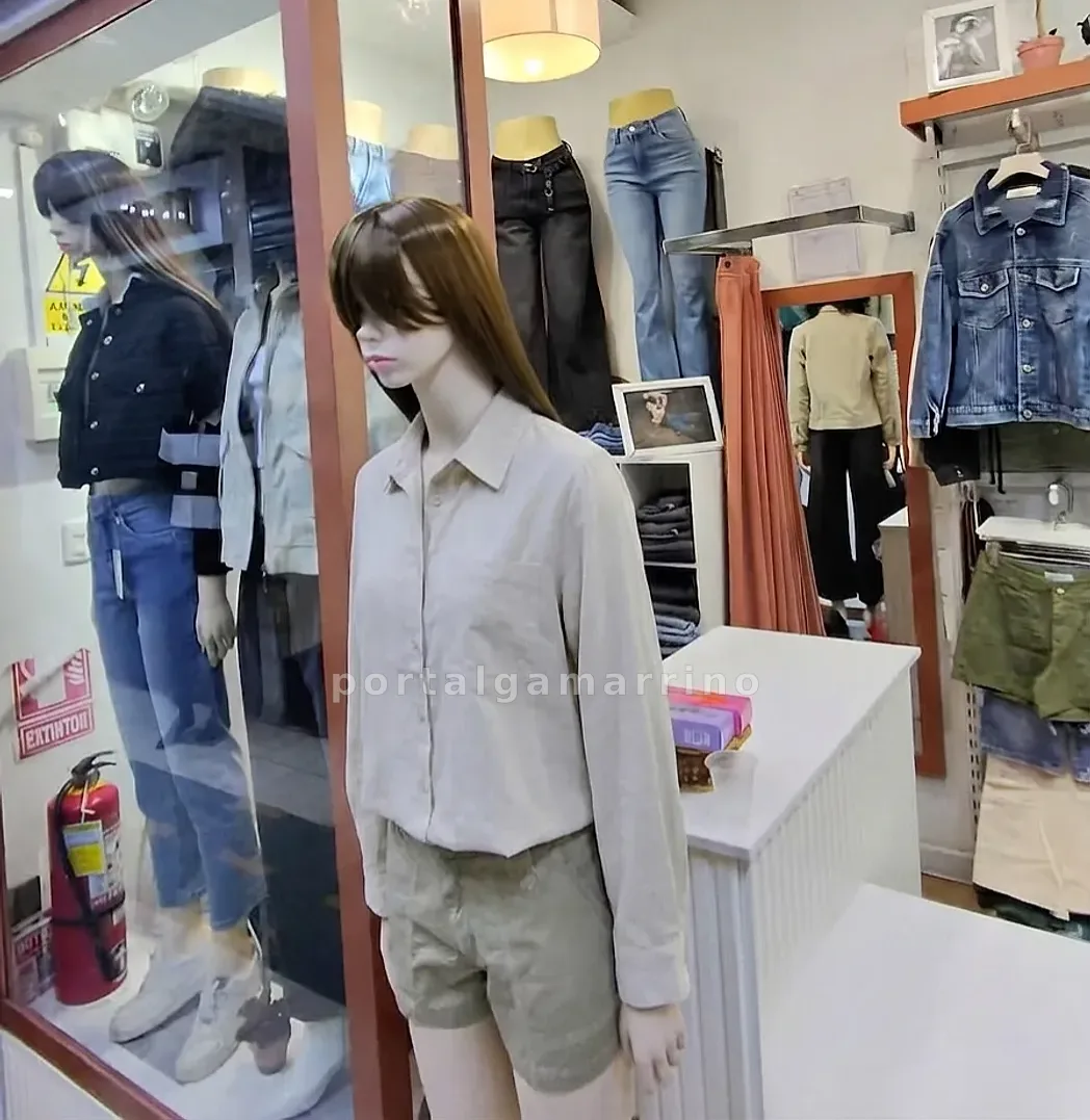 Tienda de jeans y casacas para mujer — Galería El Paraíso