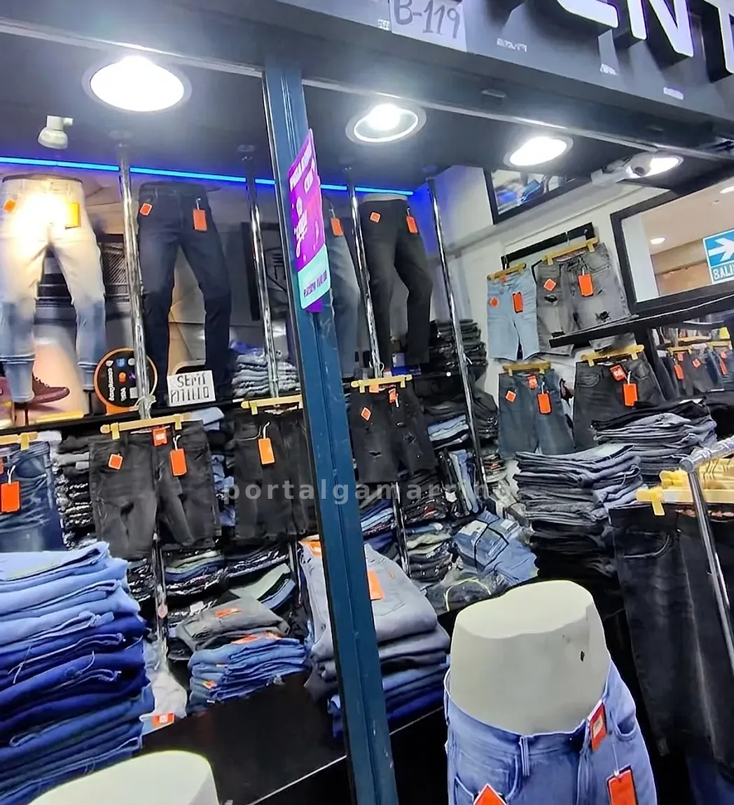 Tienda de jeans para hombre y mujer — Galería El Paraíso