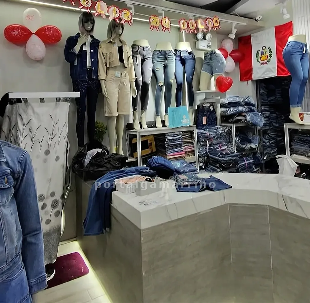 Tienda de jeans y prendas denim para mujer — Galería Los Confeccionistas