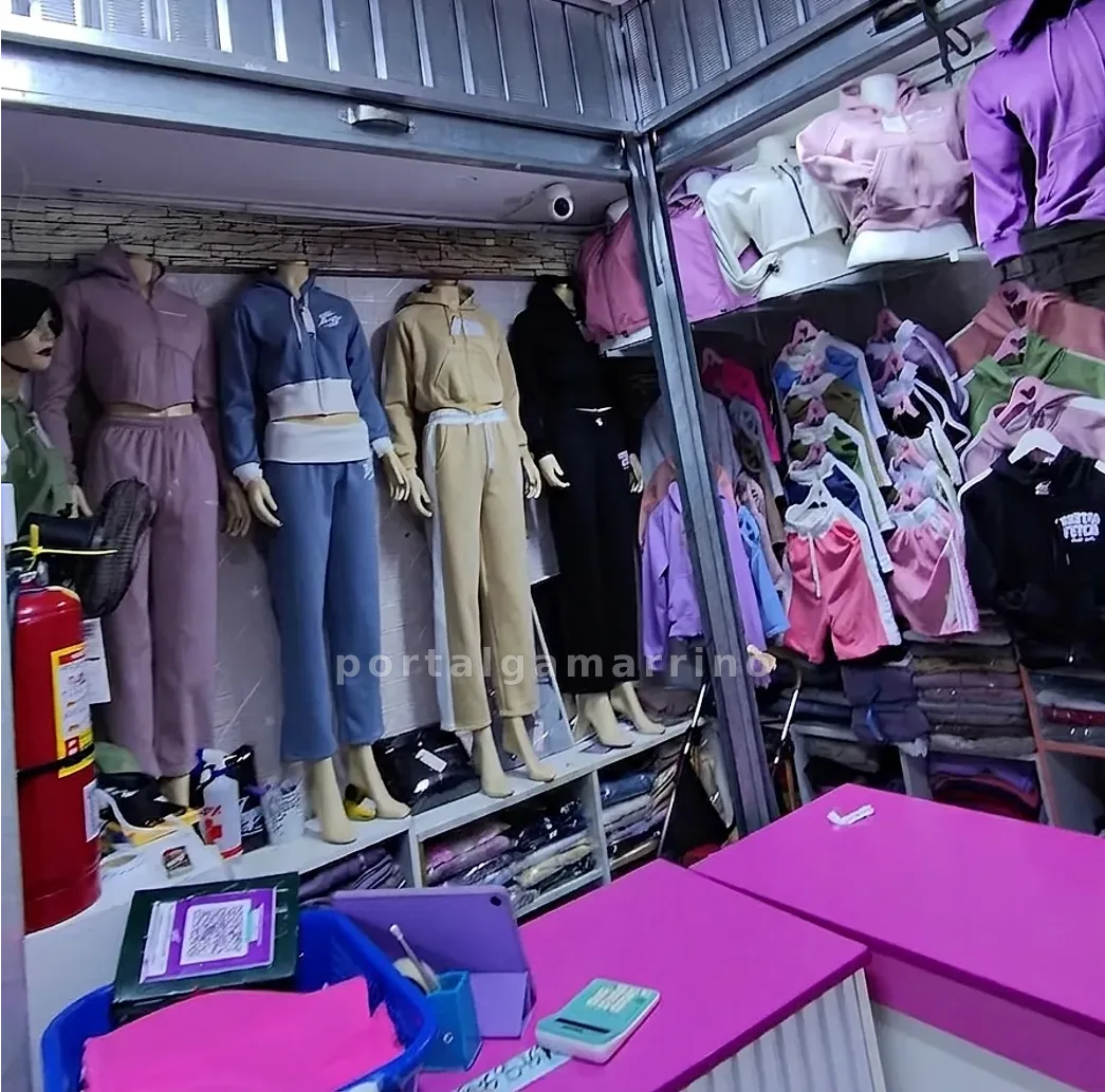 Tienda de ropa casual y denim para mujer y niña — Galería Los Confeccionistas