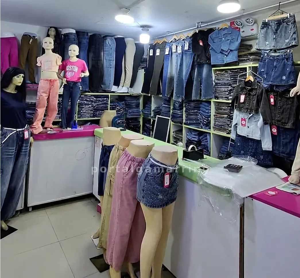 Tienda de ropa denim para mujer y niña — Galería Los Confeccionistas