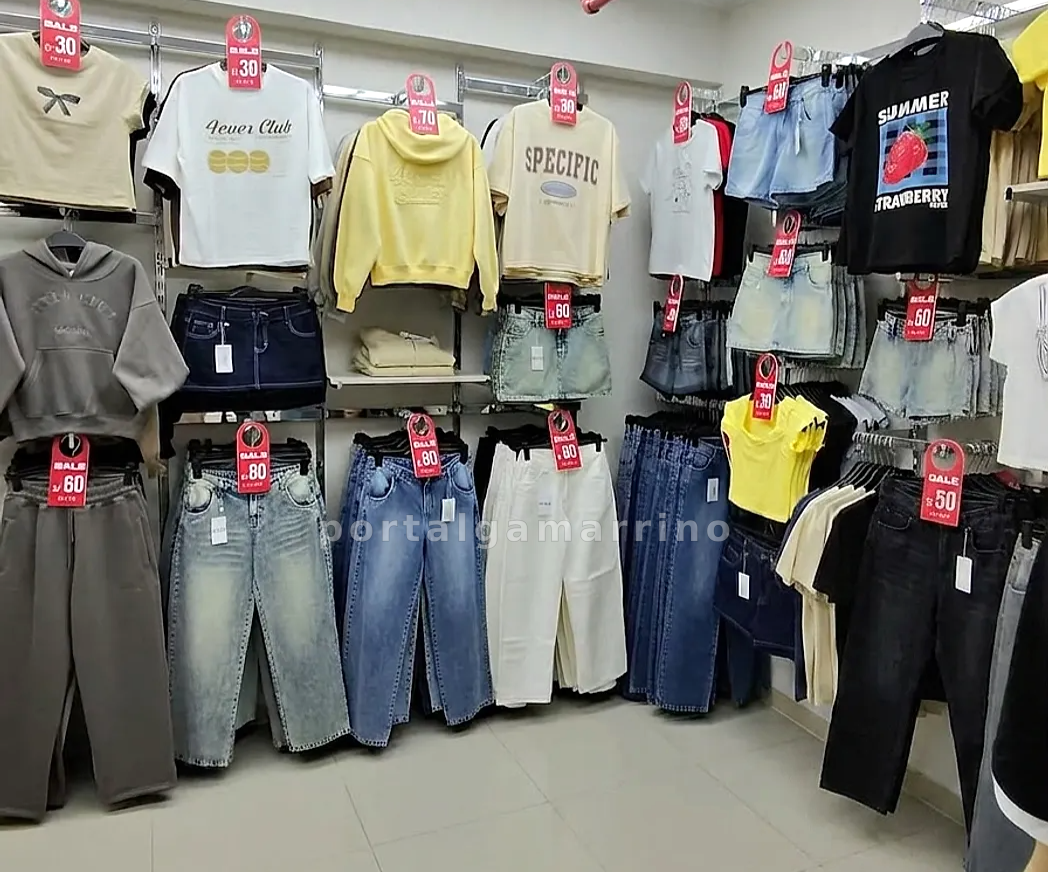 Tienda de moda juvenil para mujer con jeans y polos · Ropa de Mujer · Ropa para mujer — foto 1