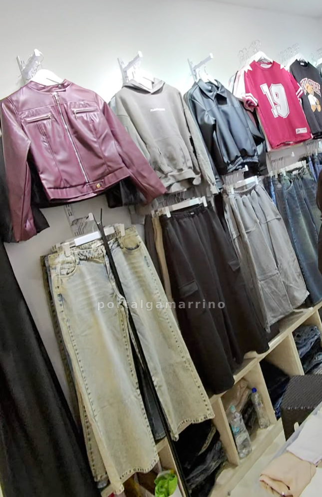 Tienda de ropa casual para mujer con jeans y tops · Ropa de Mujer · Ropa para mujer — foto 4