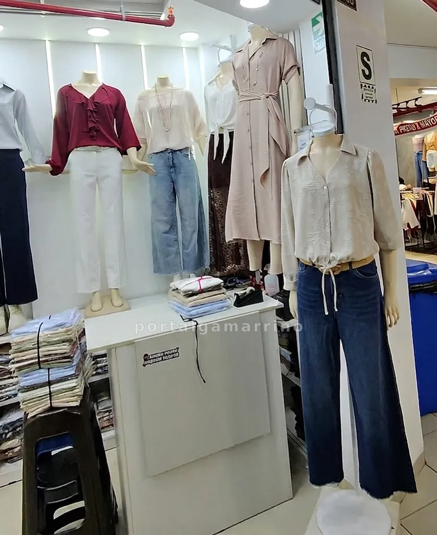 Tienda de ropa casual y elegante para mujer — Galería San Pedro