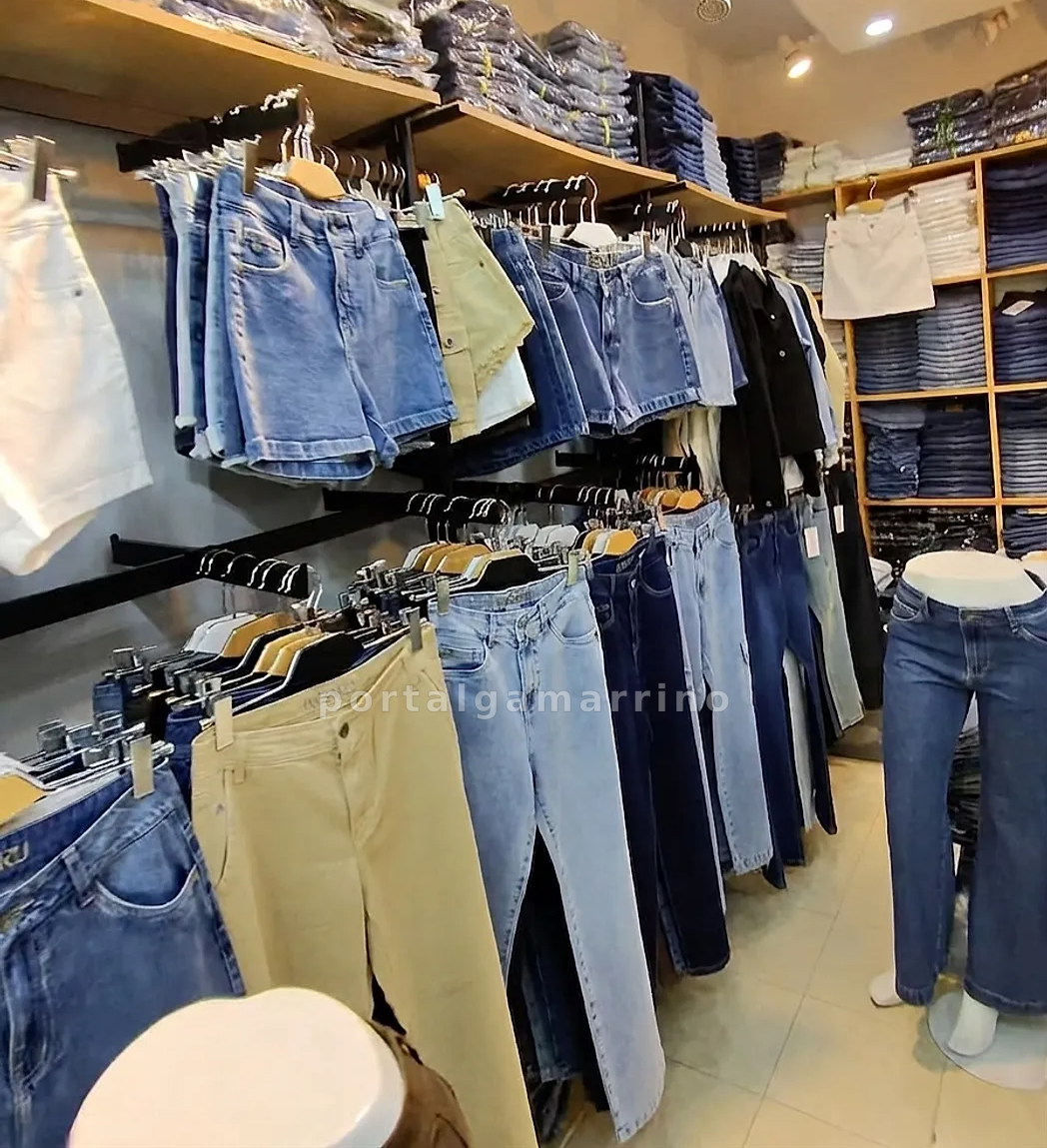 Tienda de jeans y faldas denim para mujer — Galería San Pedro