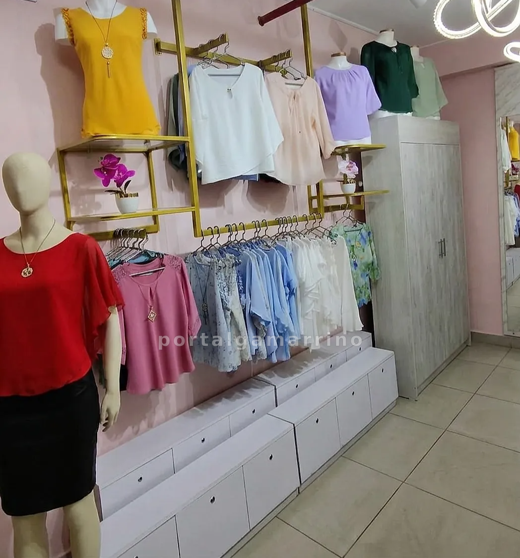 Tienda de blusas y pantalones para mujer — Galería San Pedro