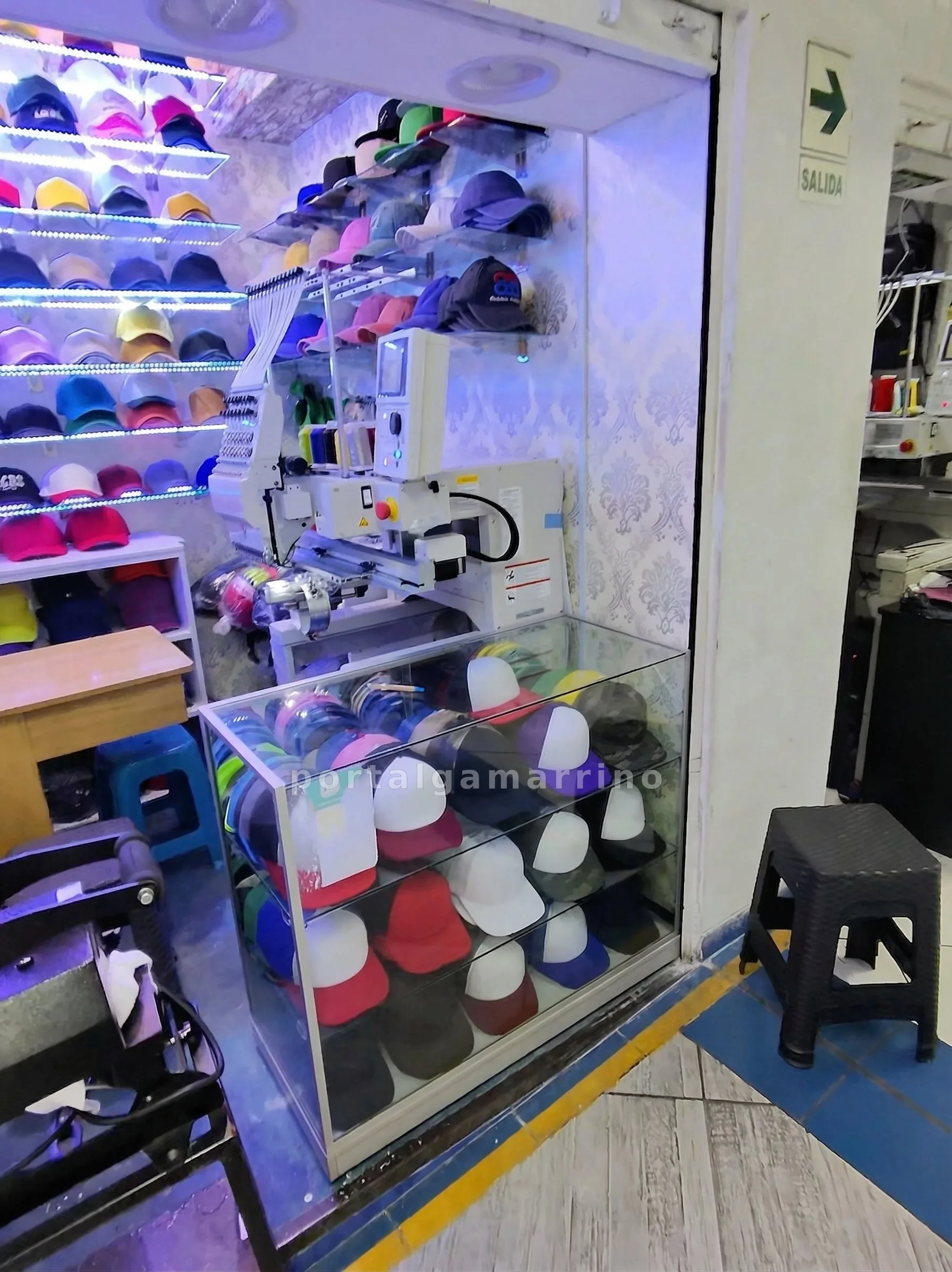 Tienda de Gorras y Bordado Computarizado · Servicios de confección · Bordado y personalización textil — foto 2