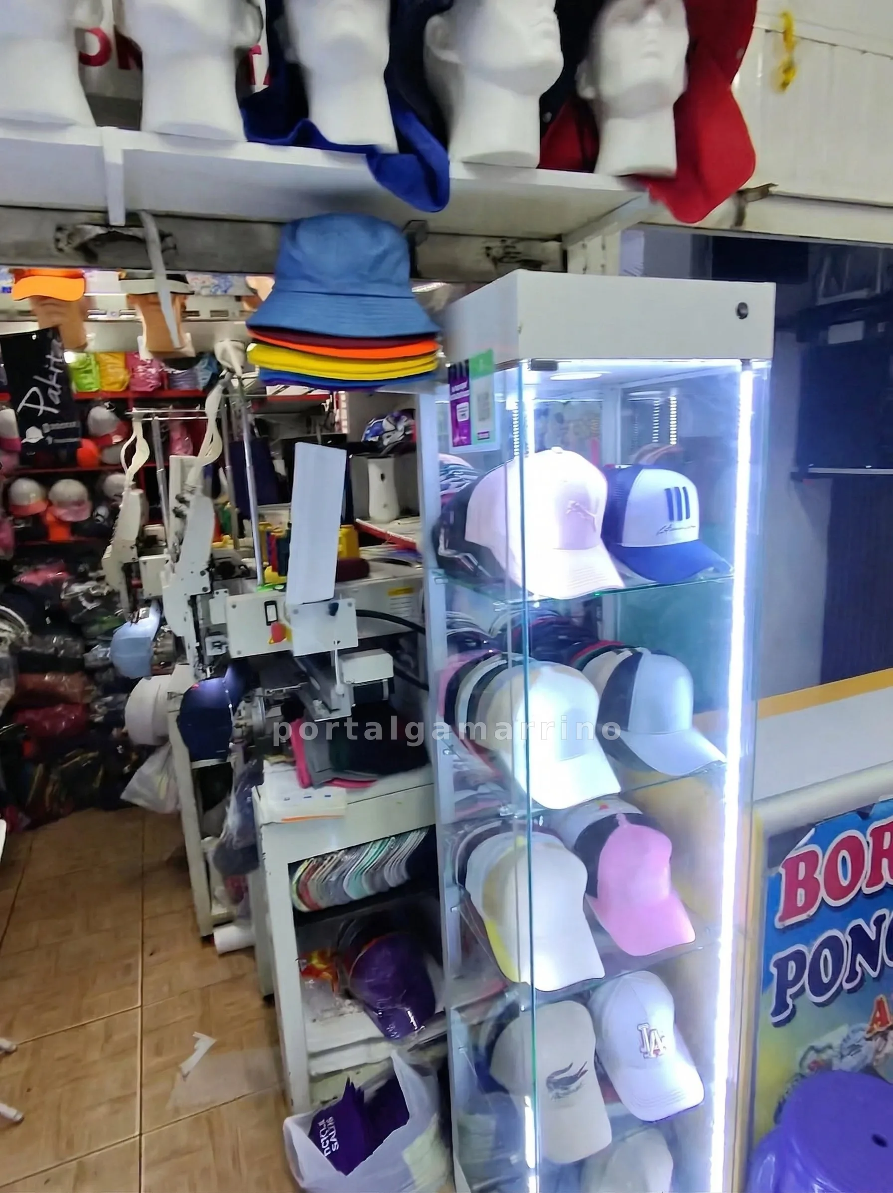 Tienda de gorras y bordados computarizados · Servicios de confección · Bordado y personalización textil — foto 2