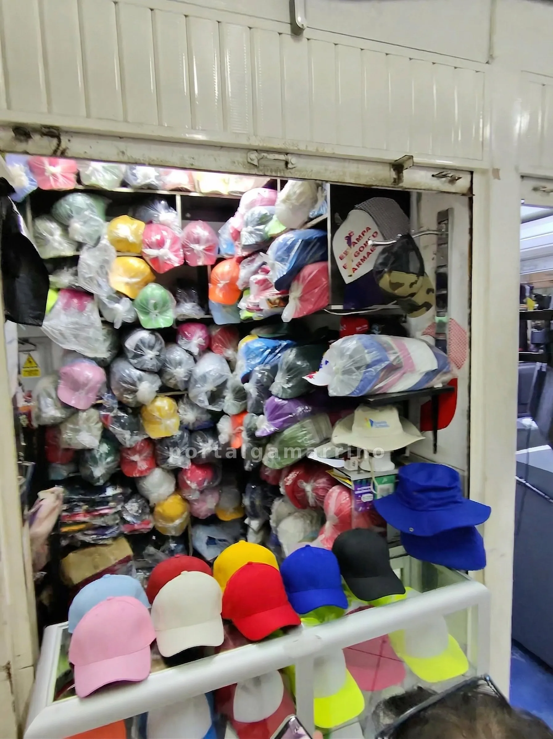 Tienda de gorras y sombreros publicitarios — Galería Victoria