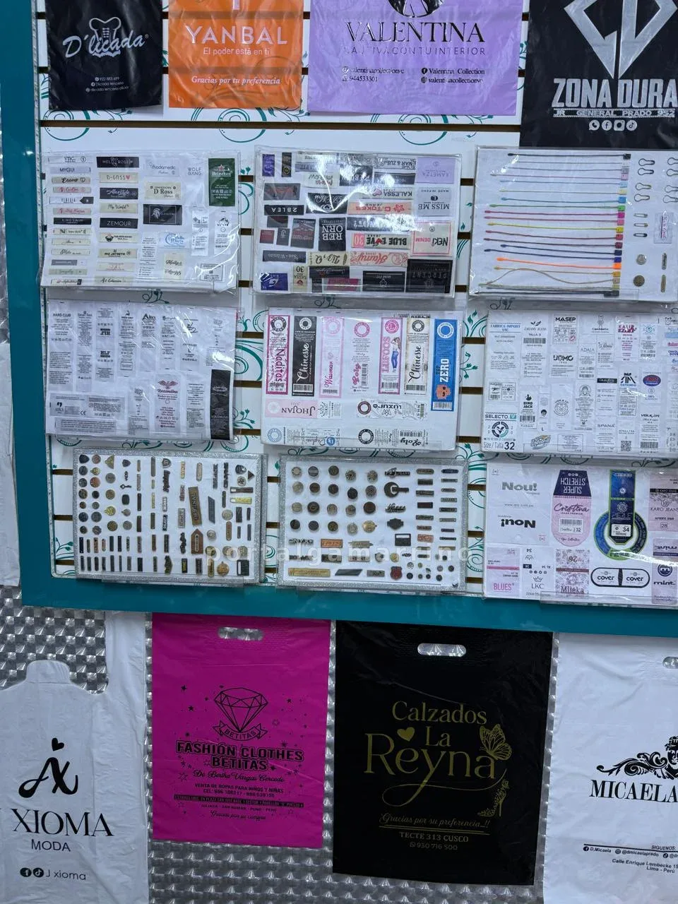Venta de Etiquetas, Empaques y Accesorios para Ropa · Insumos para confección · Branding Textil — foto 4