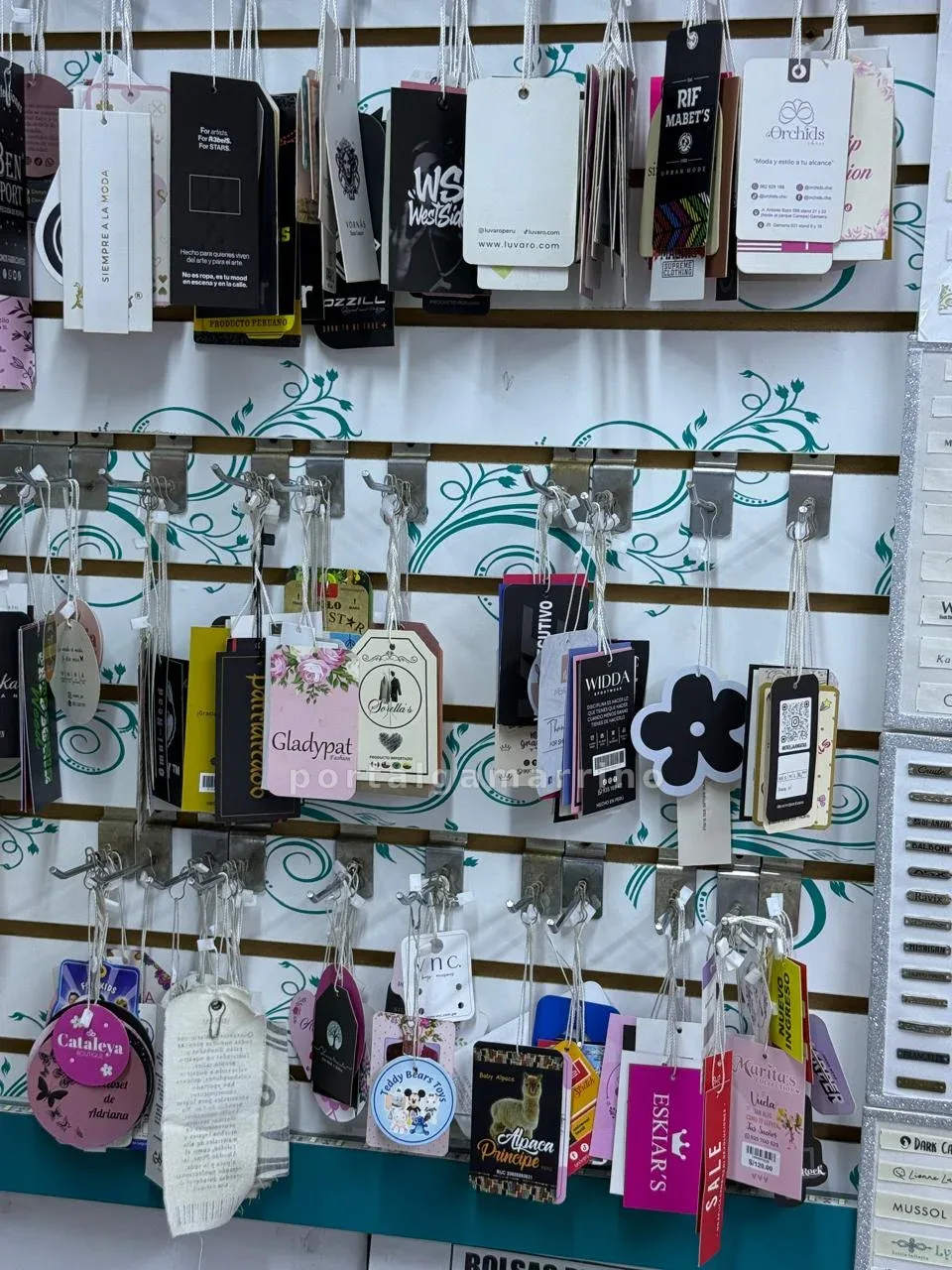 Venta de Etiquetas, Empaques y Accesorios para Ropa · Insumos para confección · Branding Textil — foto 2