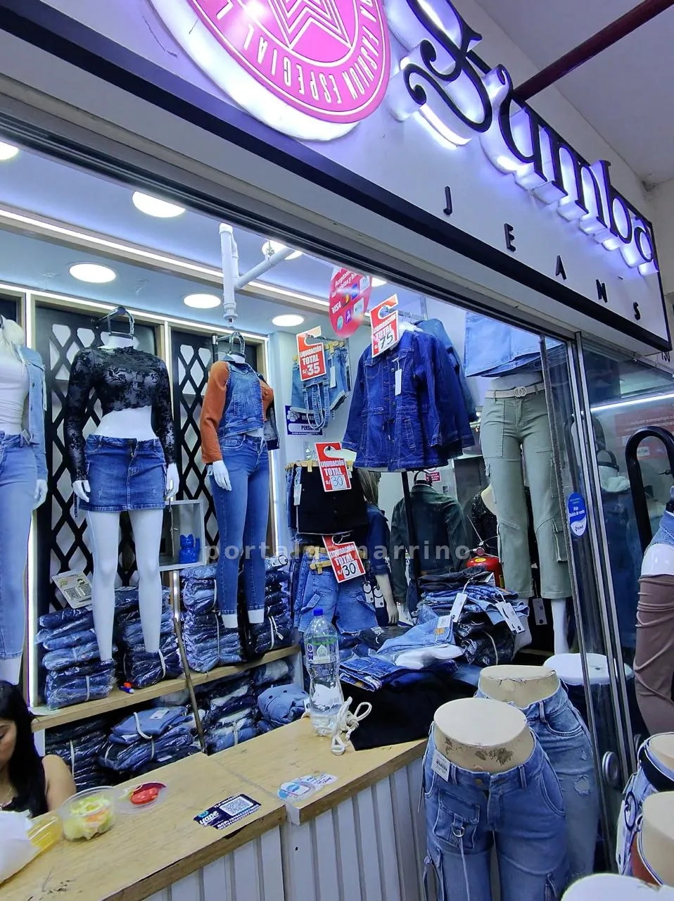 Tienda de Ropa Femenina en Denim y Jeans · Ropa y Moda · Ropa para mujer — foto 1